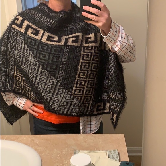 EUC super soft poncho - Picture 4 of 6